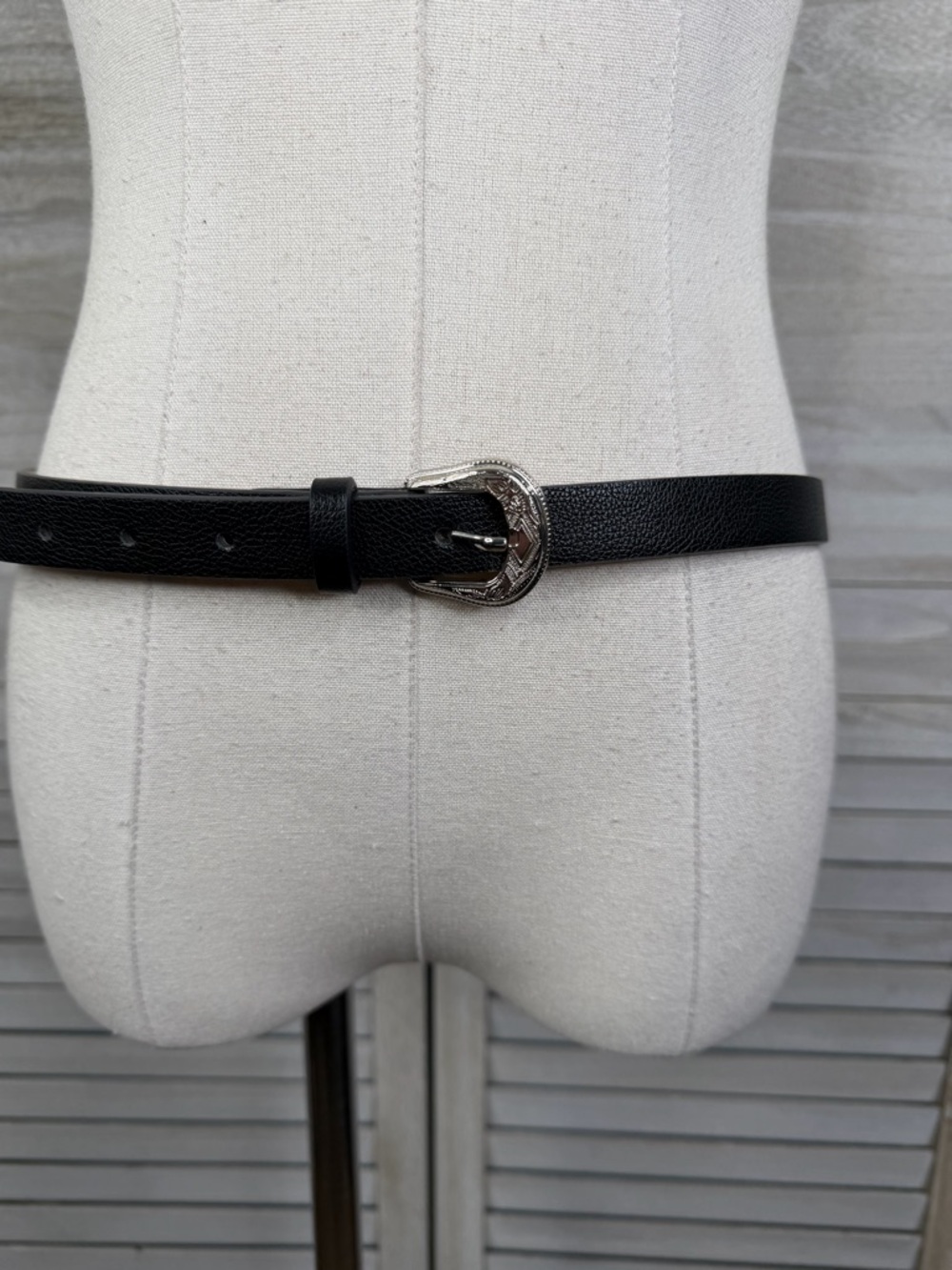 DICKIES Women's Vegan Leather Belt with Western Style Buckle Black/Silver-Large